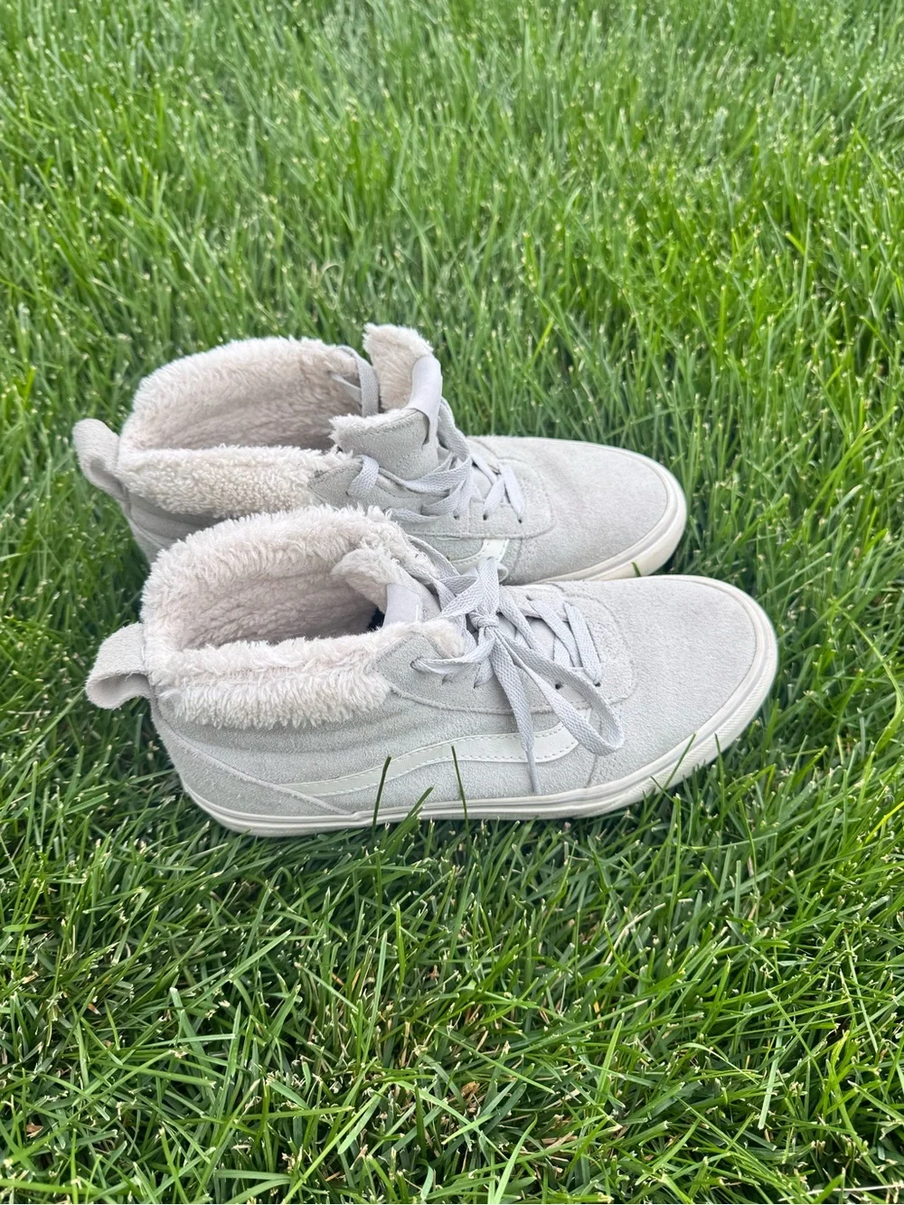 Vans Ward Hi MTE Gray Suede Sherpa Lined High Tops Women’s 8.5